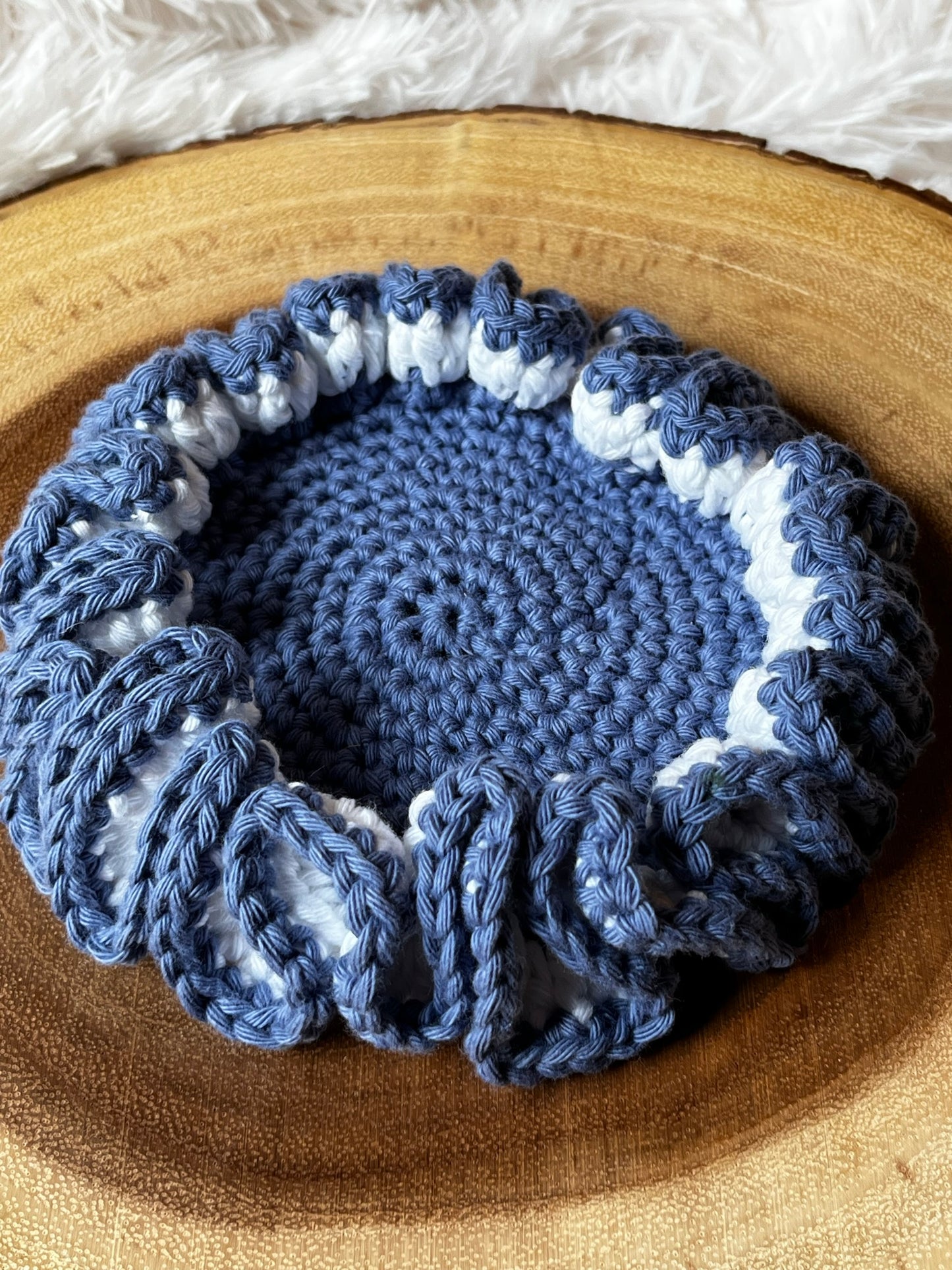 Frilly Candle Coaster